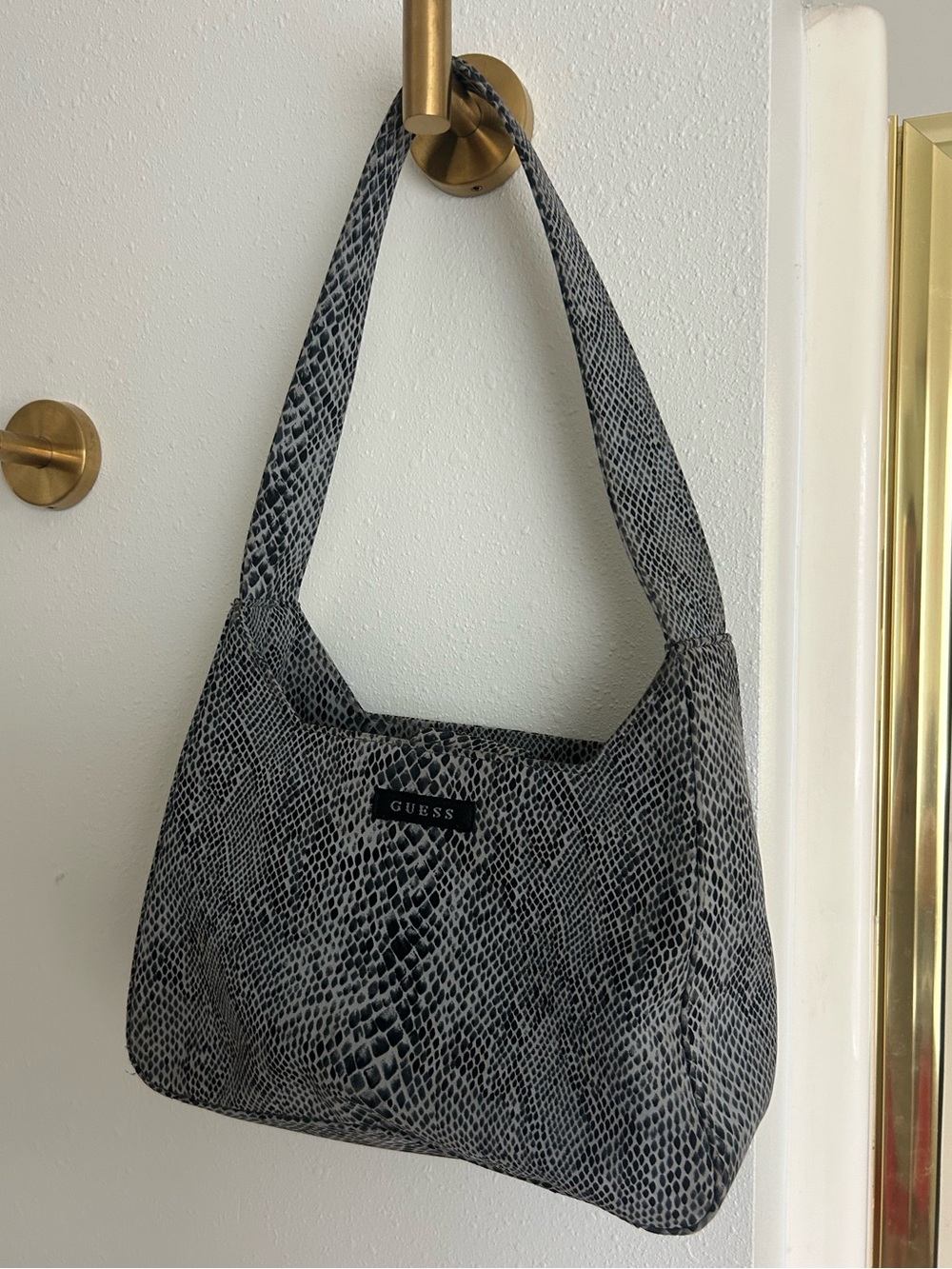GUESS 90s Gray Snake-Print Shoulder Bag